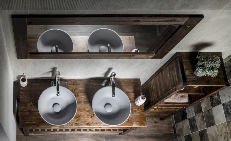 BRAND umyvadlová skříňka 130x73x50cm, mořený smrk BA131S