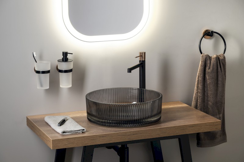 LARISSA sklenka, mléčné sklo, černá/měď mat WS004BC