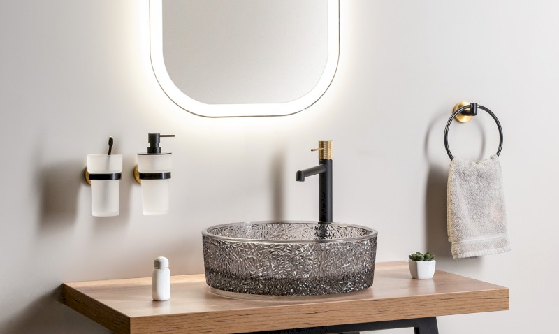 LARISSA sklenka, mléčné sklo, černá/zlato mat WS004BG