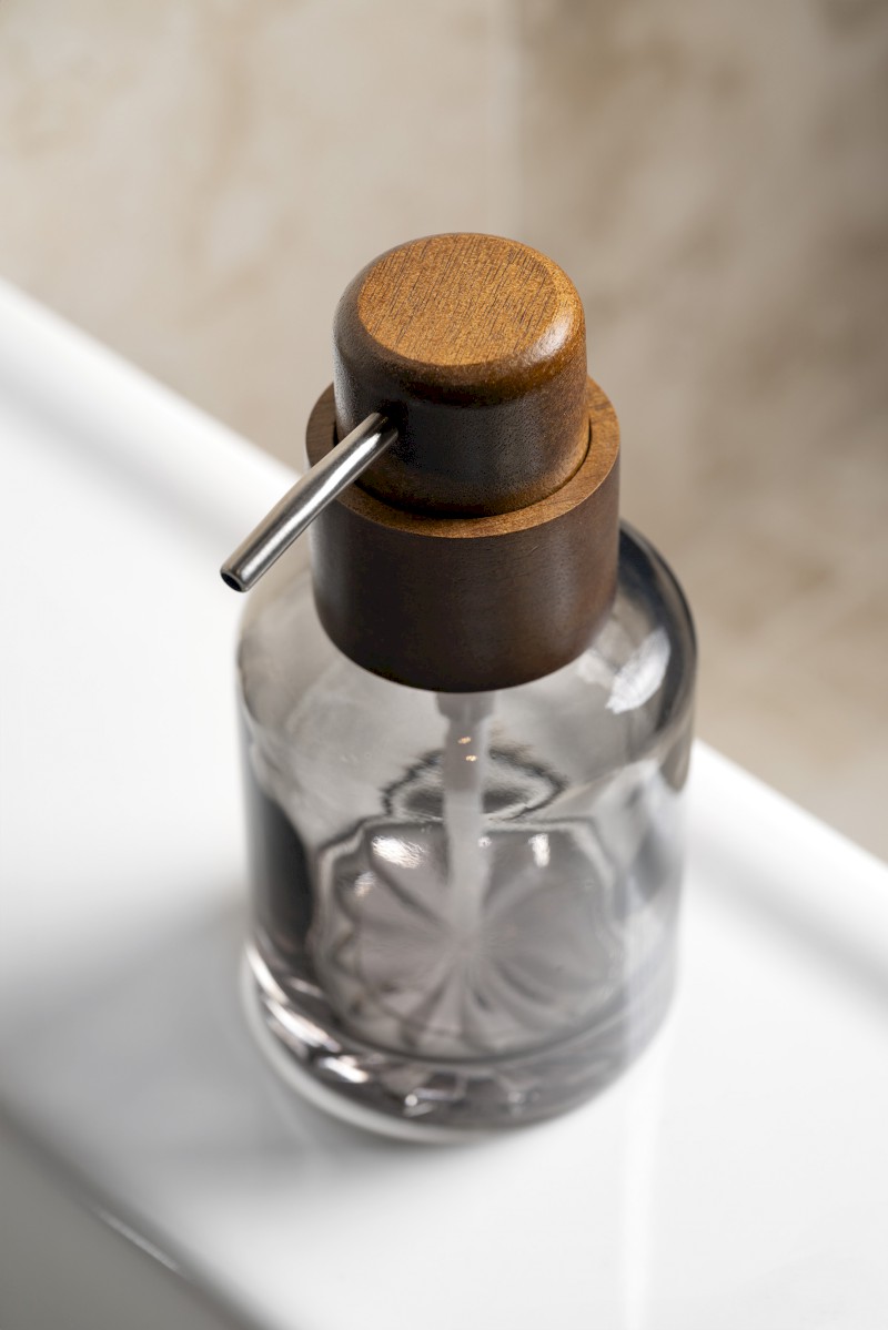 FIGO dávkovač mýdla na postavení 300ml, kouřové sklo/dřevo 08387