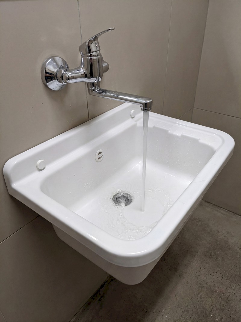 Závěsná výlevka s odkládací plochou 60x34cm, plast, bílá PI5060