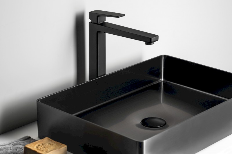 TURSI stojánková umyvadlová baterie vysoká, prodloužená hubice, černá mat TI007B