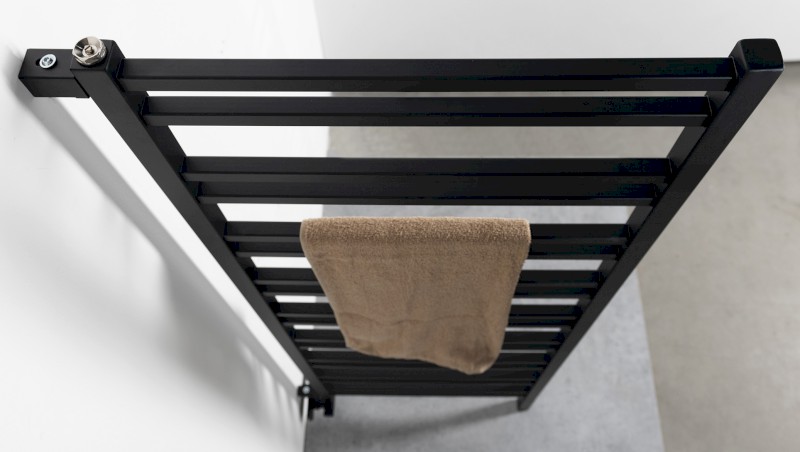 METRO SPACE otopné těleso 550x1430 mm, do prostoru, černá mat IR438B