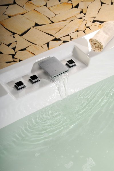 Výtoková hubice na okraj vany, šířka 120mm, chrom BD31451