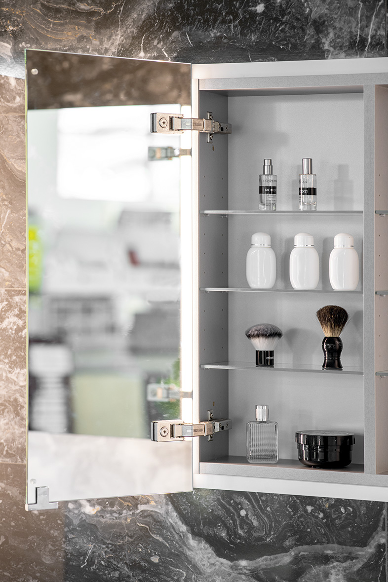 INTEGRA zápustná galerka s LED osvětlením, 65x70cm, levá/pravá IN065