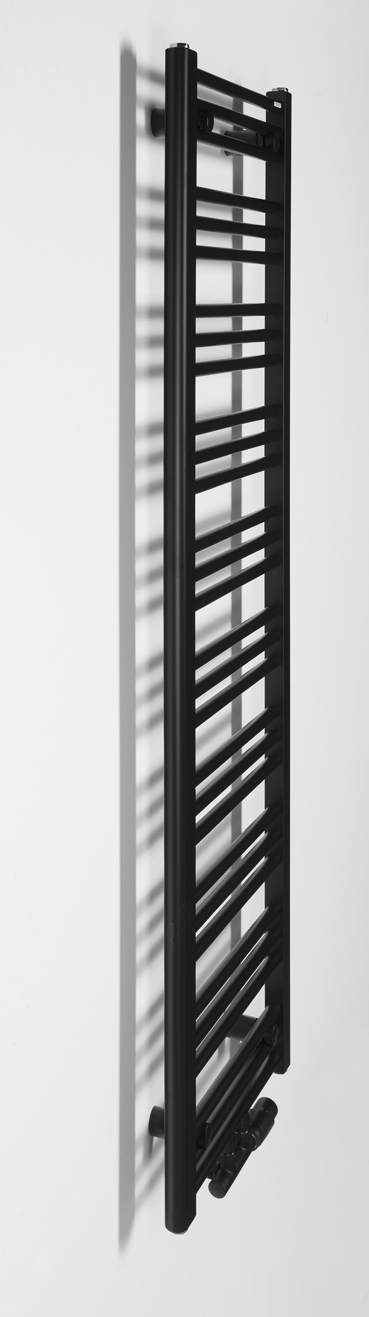 ALBRECHT otopné těleso 400x1570 mm, středové připojení, černá mat 600.113.6