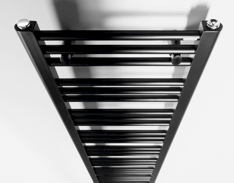 ALBRECHT otopné těleso 400x1570 mm, středové připojení, černá mat 600.113.6