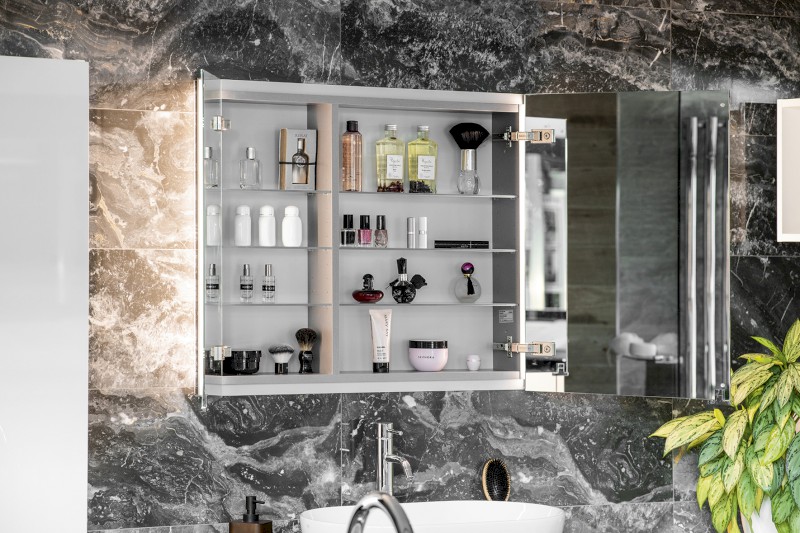 INTEGRA zápustná galerka s LED osvětlením, 95x70cm IN095