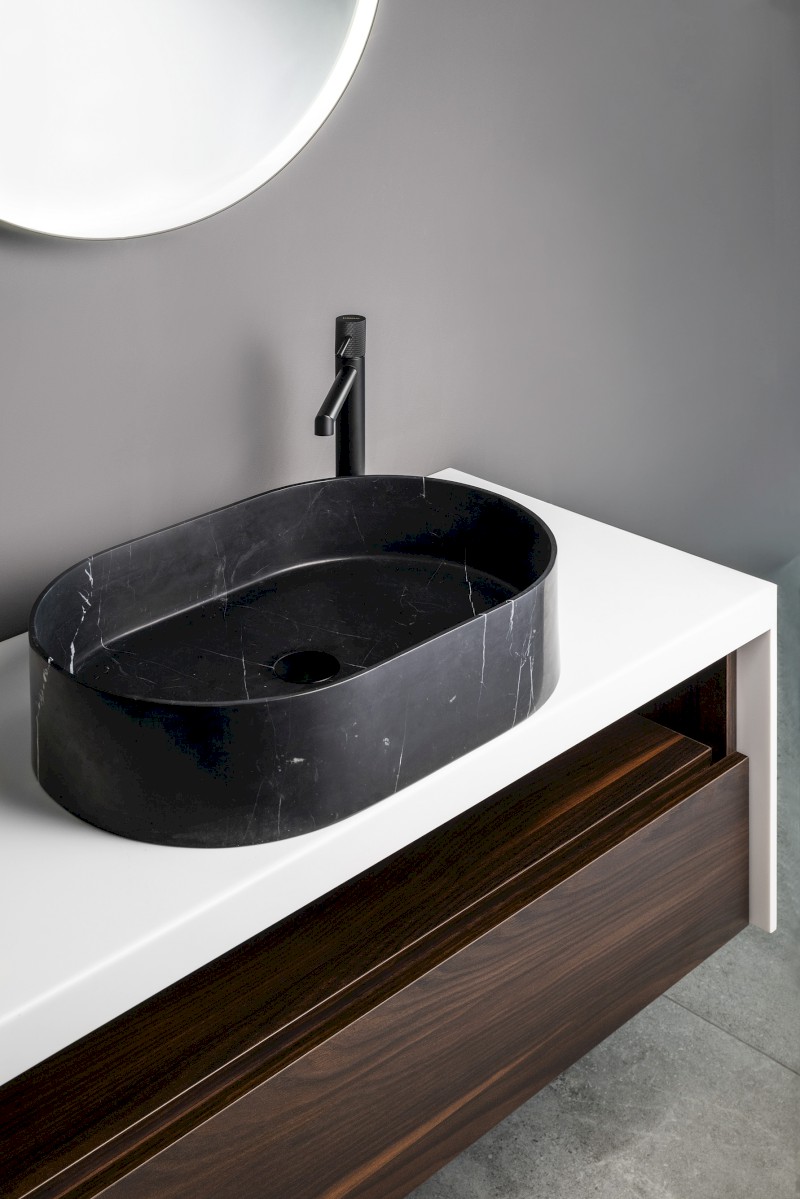 BLOK kamenné umyvadlo na desku, 55x37cm, matný černý Marquin 2401-51