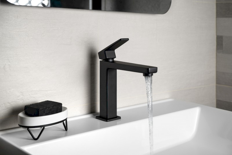 TURSI stojánková umyvadlová baterie, výška 190mm, černá mat TI004B