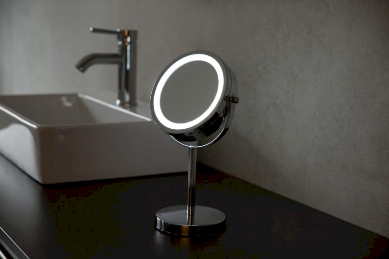 DAISY kosmetické zrcátko na postavení LED, Ø 150mm, oboustranné, chrom 03111000