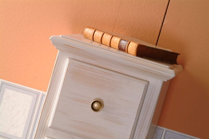 RETRO skříňka 35x119x33cm, starobílá 1694