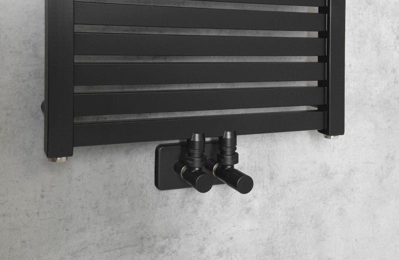 TONDI otopné těleso rovné 450x1330 mm, středové připojení, černá mat DT476T