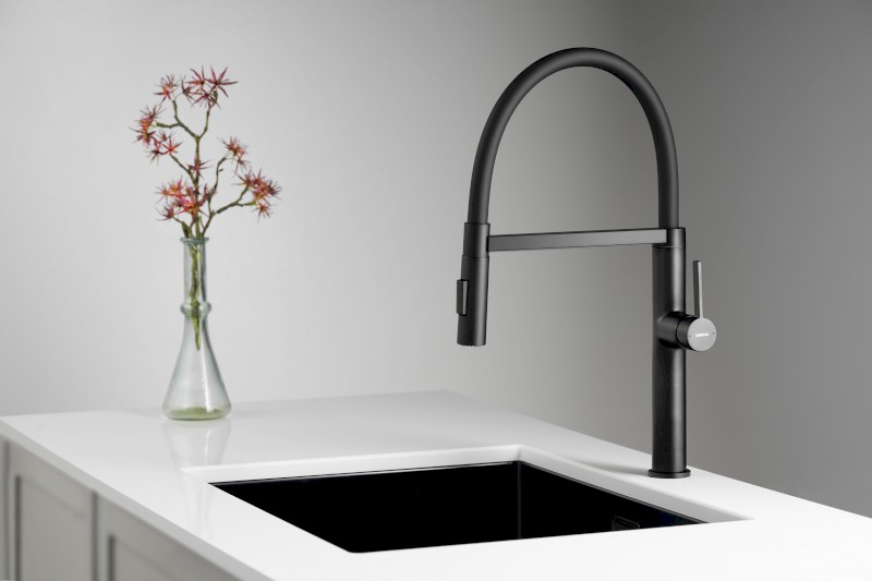 ATON stojánková dřezová baterie se sprškou, černá mat EV125B