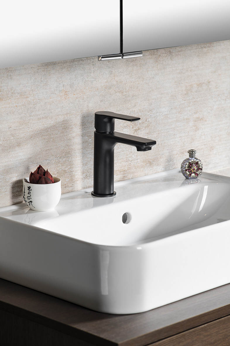 PAX stojánková umyvadlová baterie, černá mat XA02/15