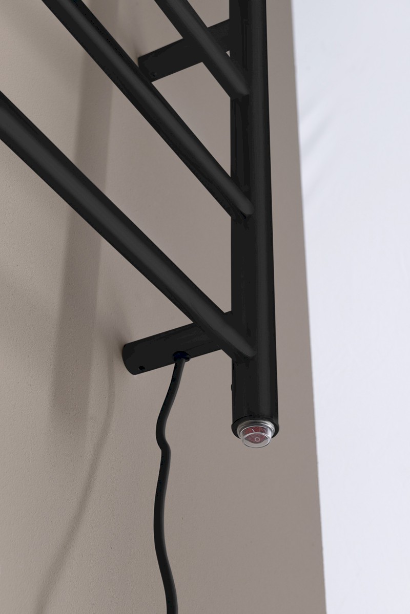 REDONDO elektrický sušák ručníků, kulatý, 500x900 mm, 75 W, černá mat ER220BV