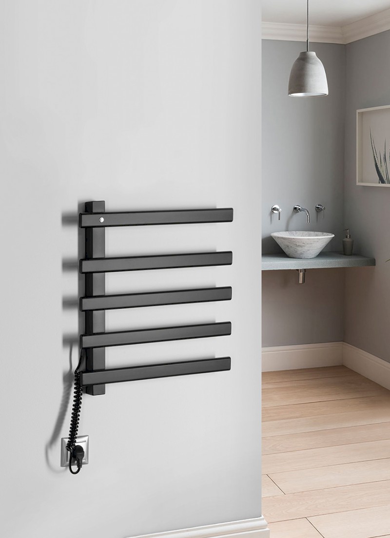 ELCOR elektrický sušák ručníků 480x520x50 mm, 63 W, černá mat EB530