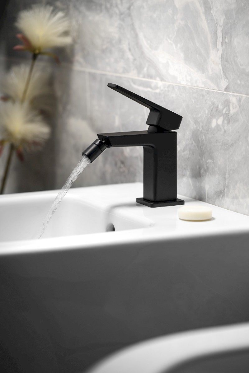 TURSI stojánková bidetová baterie, černá mat TI003B