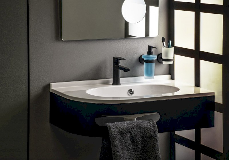 X-ROUND BLACK dávkovač mýdla 230ml, mléčné sklo, černá mat XR101B