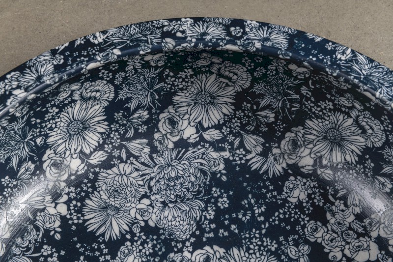 PRIORI keramické umyvadlo na desku, Ø 41 cm, modré květy PI038