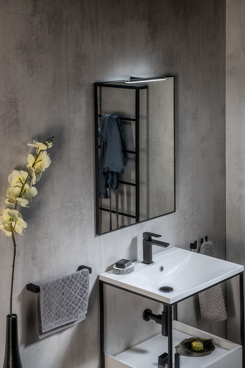 AROWANA zrcadlo v rámu 60x80cm, černá mat AWB6080