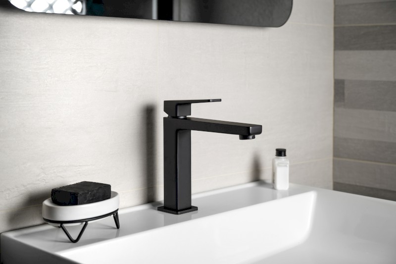 TURSI stojánková umyvadlová baterie, výška 190mm, černá mat TI004B