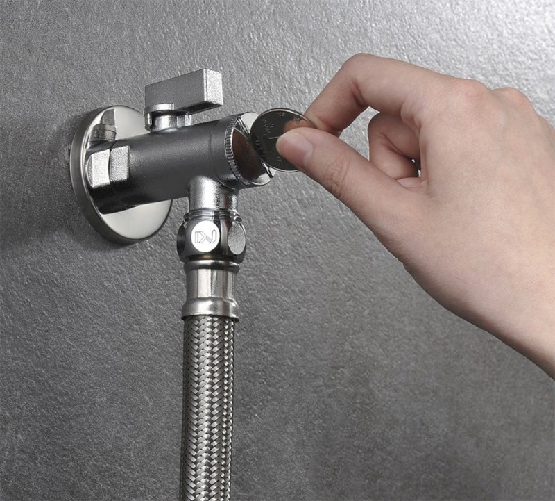 Rohový kulový ventil 1/2