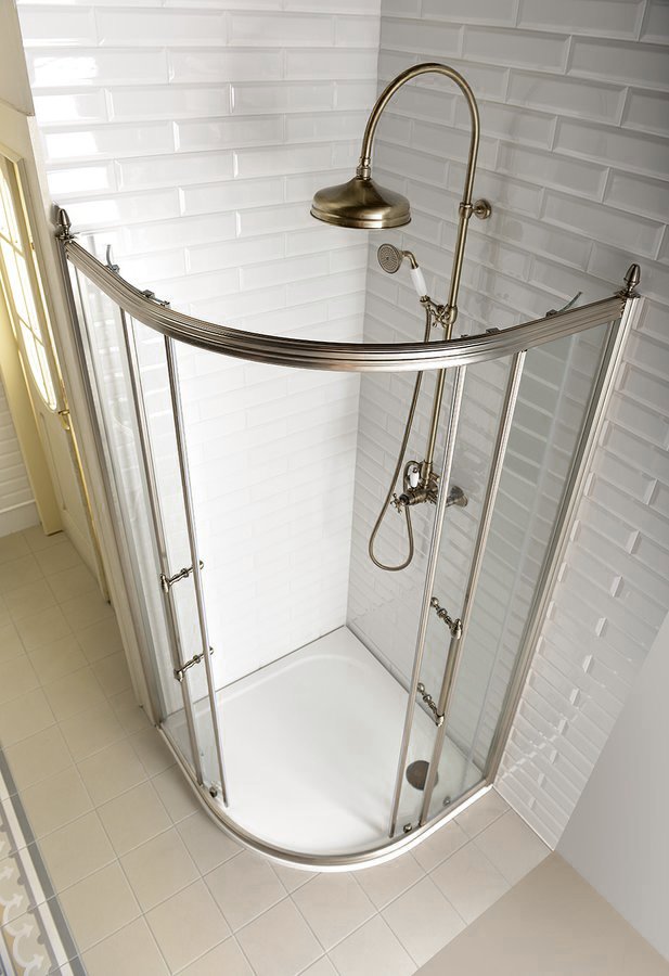 ANTIQUE čtvrtkruh. zástěna 1000x1000, posuv. dveře dvoukřídlé, ČIRÉ sklo, bronz GQ5210C