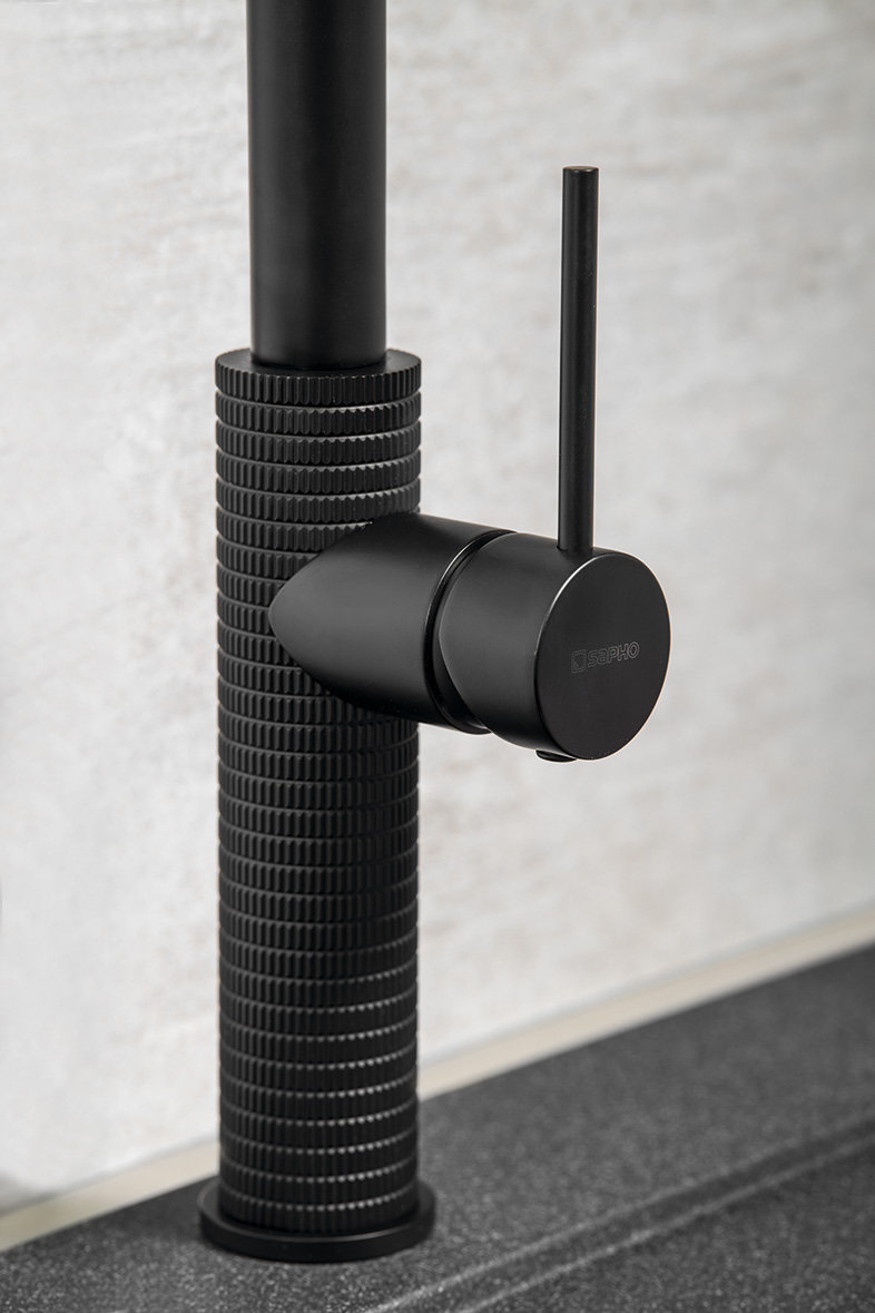 FLAWO stojánková dřezová baterie s výsuvnou sprškou, černá mat FR576B