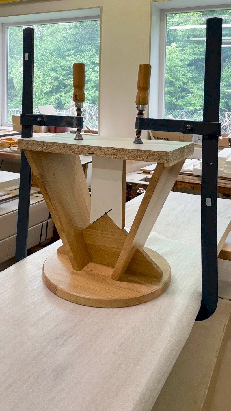 ASTYLE kulatá stolička ø 36x41cm, masiv přírodní dub AS420