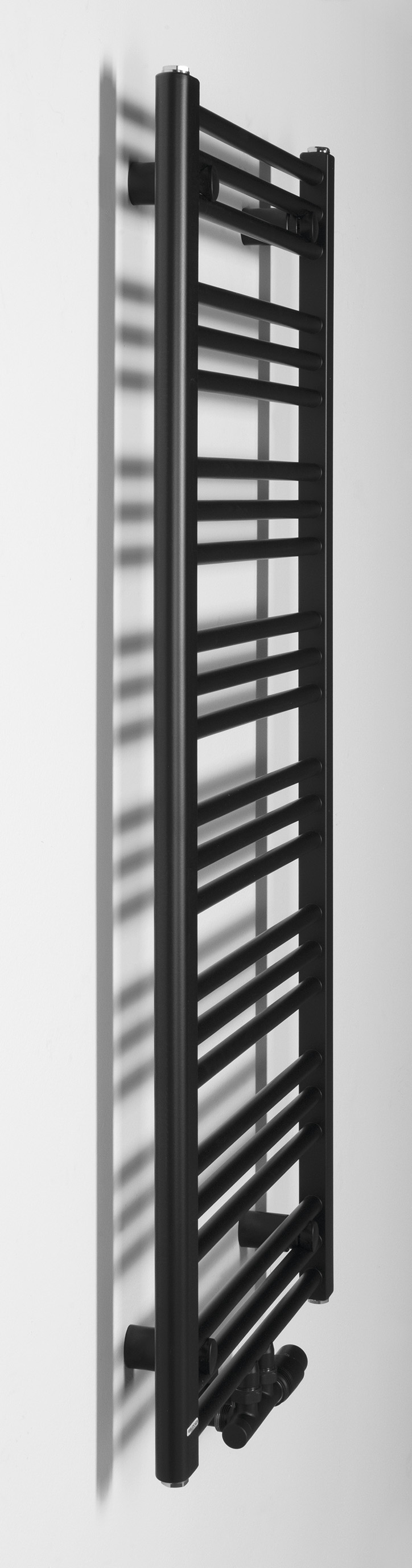 ALBRECHT otopné těleso 500x1250mm, středové připojení, černá mat 600.114.6