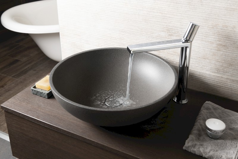 TURF betonové umyvadlo na desku, včetně výpusti, Ø 44cm, černý granit AR436