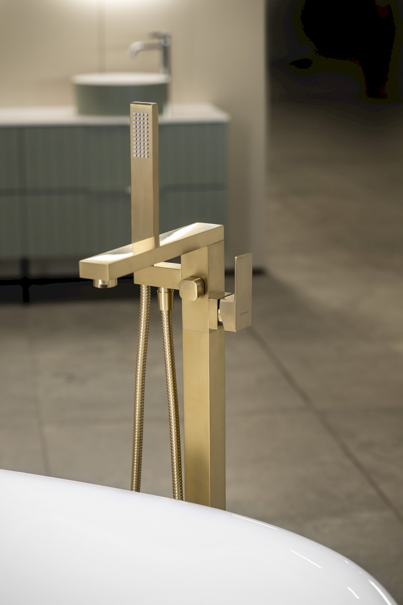 CUBEMIX vanová baterie s připojením do podlahy, zlato mat CM021GB