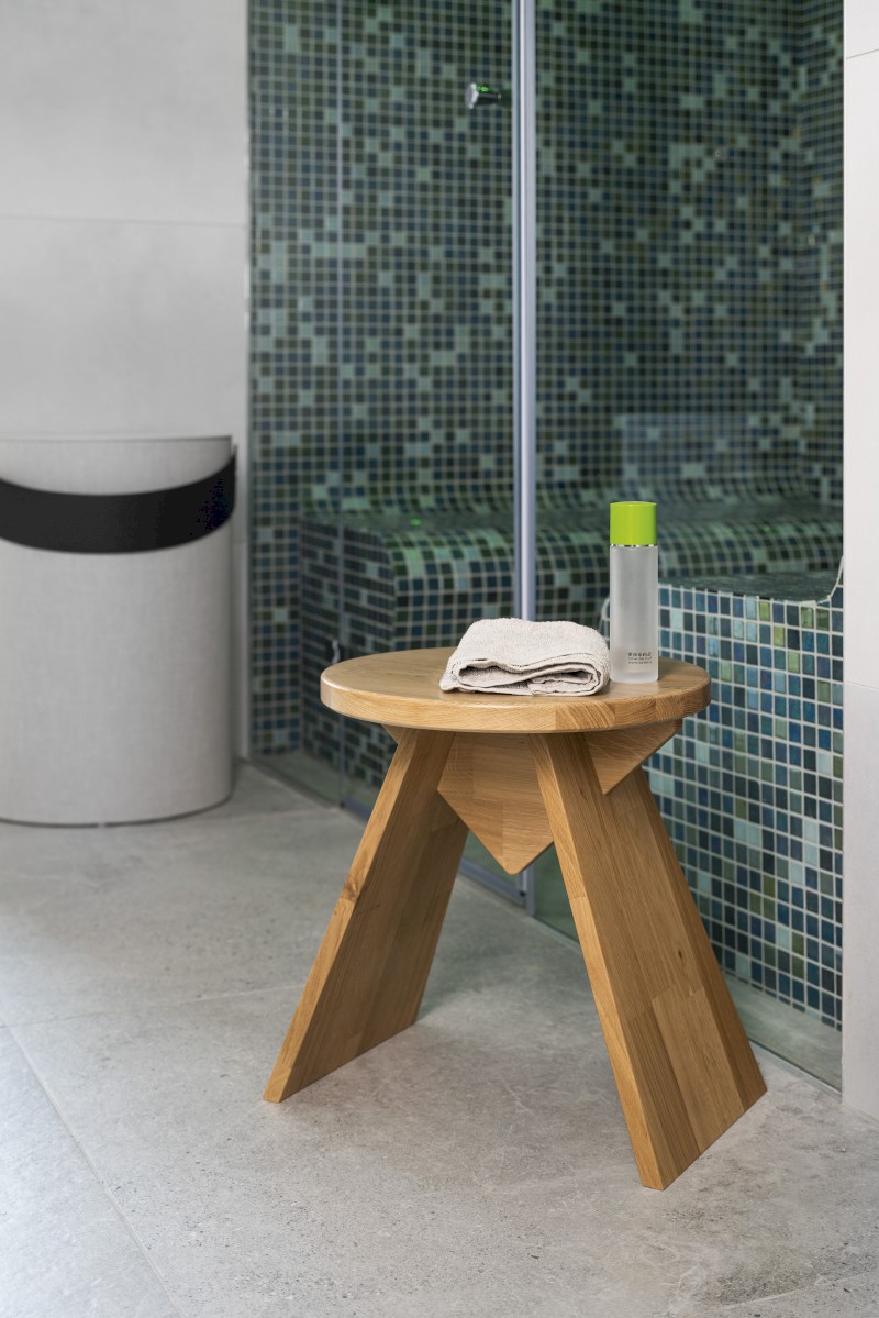 ASTYLE kulatá stolička ø 36x41cm, masiv přírodní dub AS420