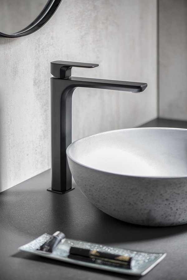 SPY stojánková umyvadlová baterie vysoká, prodloužená hubice, černá mat PY07/15