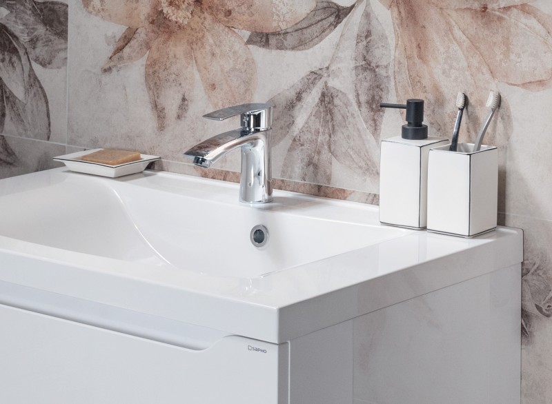 LUCREZIA mýdlenka na postavení, keramika LC11