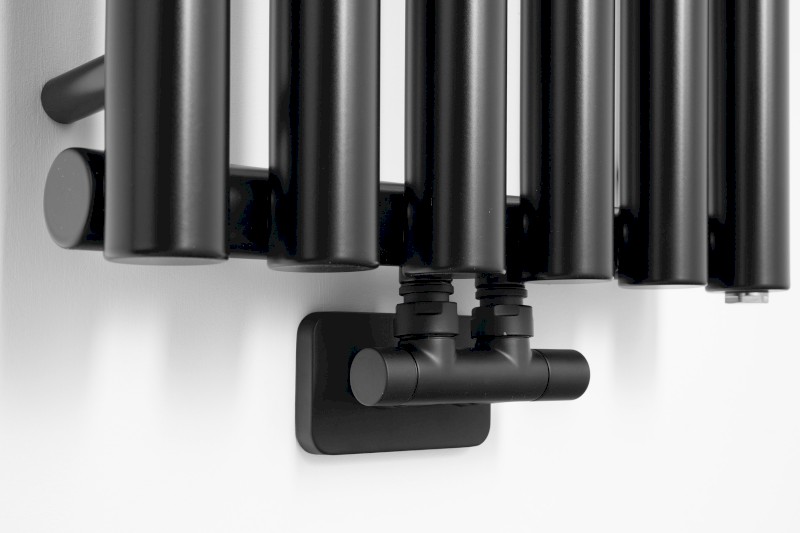 PILON otopné těleso 418x1800mm, se šesti háčky pro ručník, černá mat IZ132T