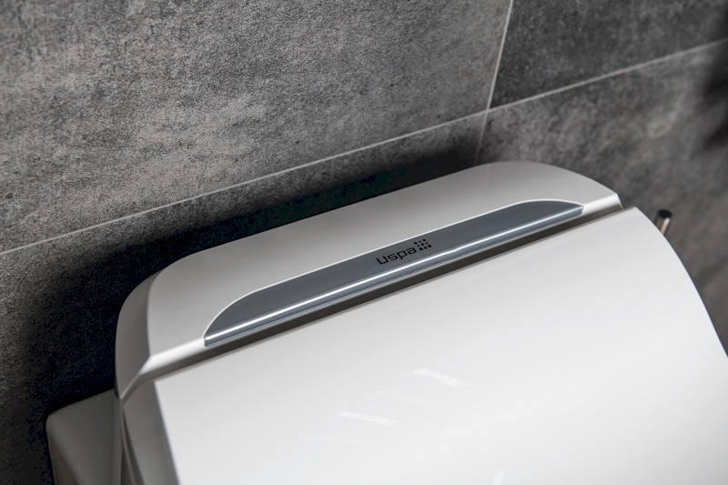 USPA LUX elektronický bidet s dálkovým ovládáním UB-6635RU