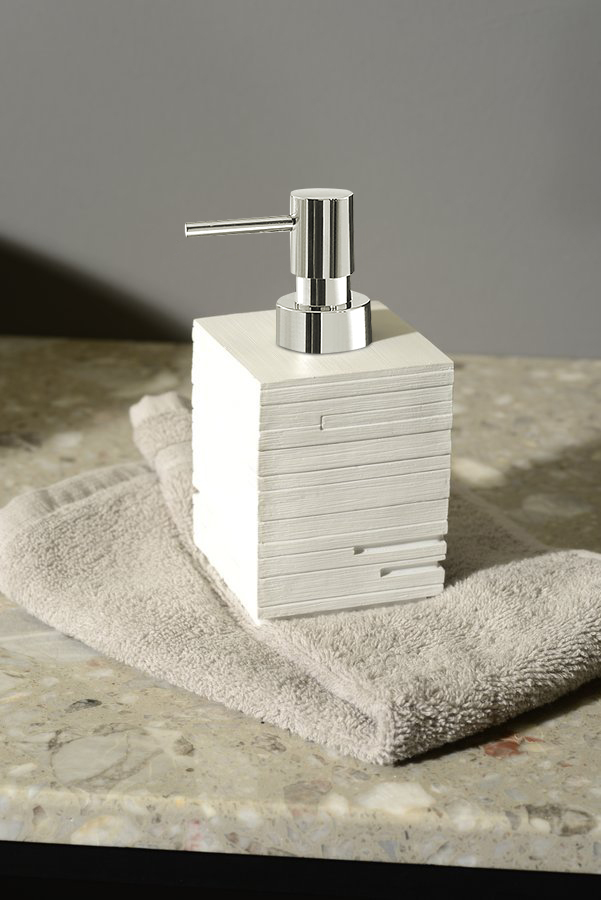 QUADROTTO dávkovač mýdla na postavení, bílá QU8102