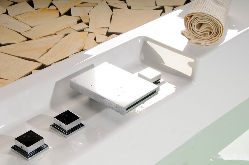 Výtoková hubice na okraj vany, šířka 120mm, chrom BD31451