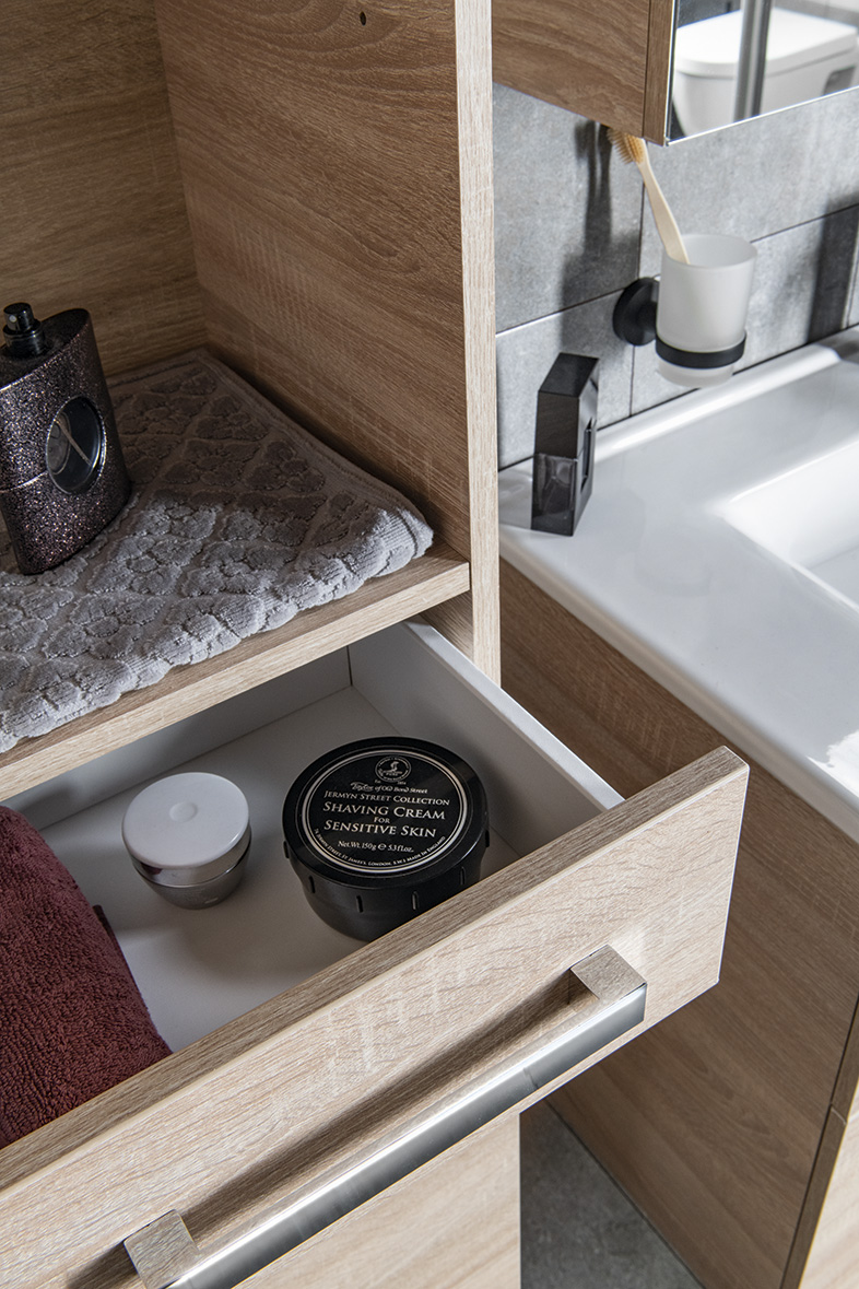 VEGA skříňka vysoká 35x184x31cm, dub platin VG985