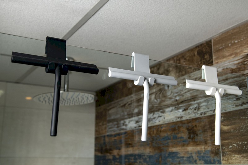 Stěrka do sprchy, včetně uchycení na zástěnu, černá mat 72825.21