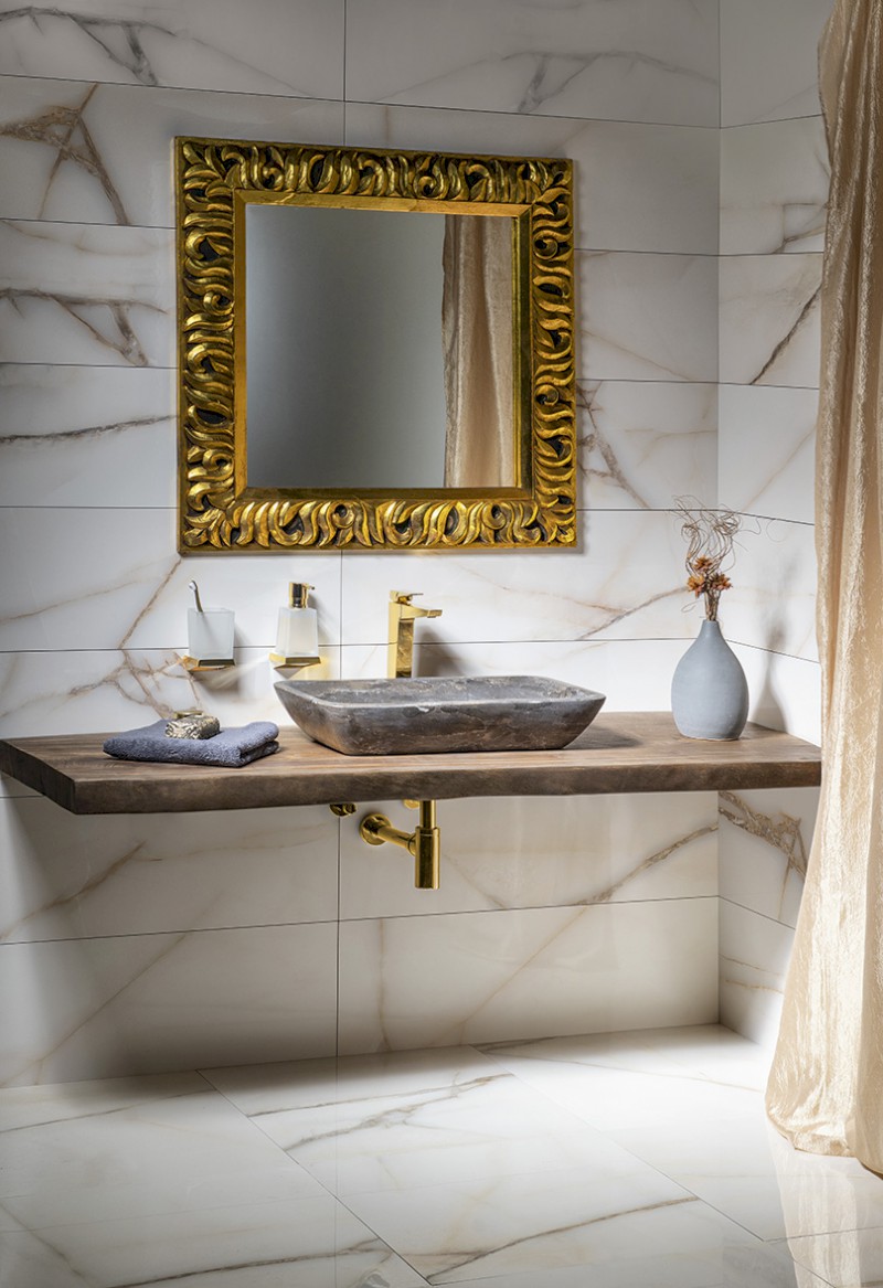 ZEEGRAS zrcadlo ve vyřezávaném rámu 90x90cm, zlatá IN416