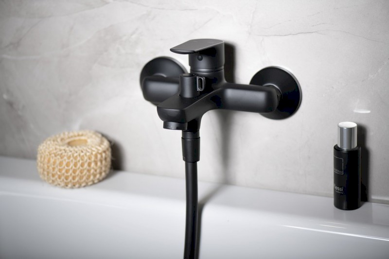 LOTTA nástěnná vanová baterie, černá mat LT610B