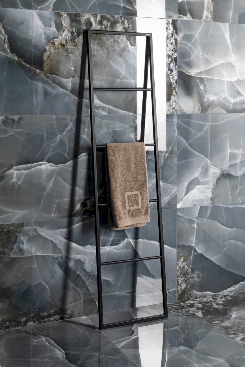 SKA sušák ručníků na opření 420x1700x20mm, černá mat SKA551