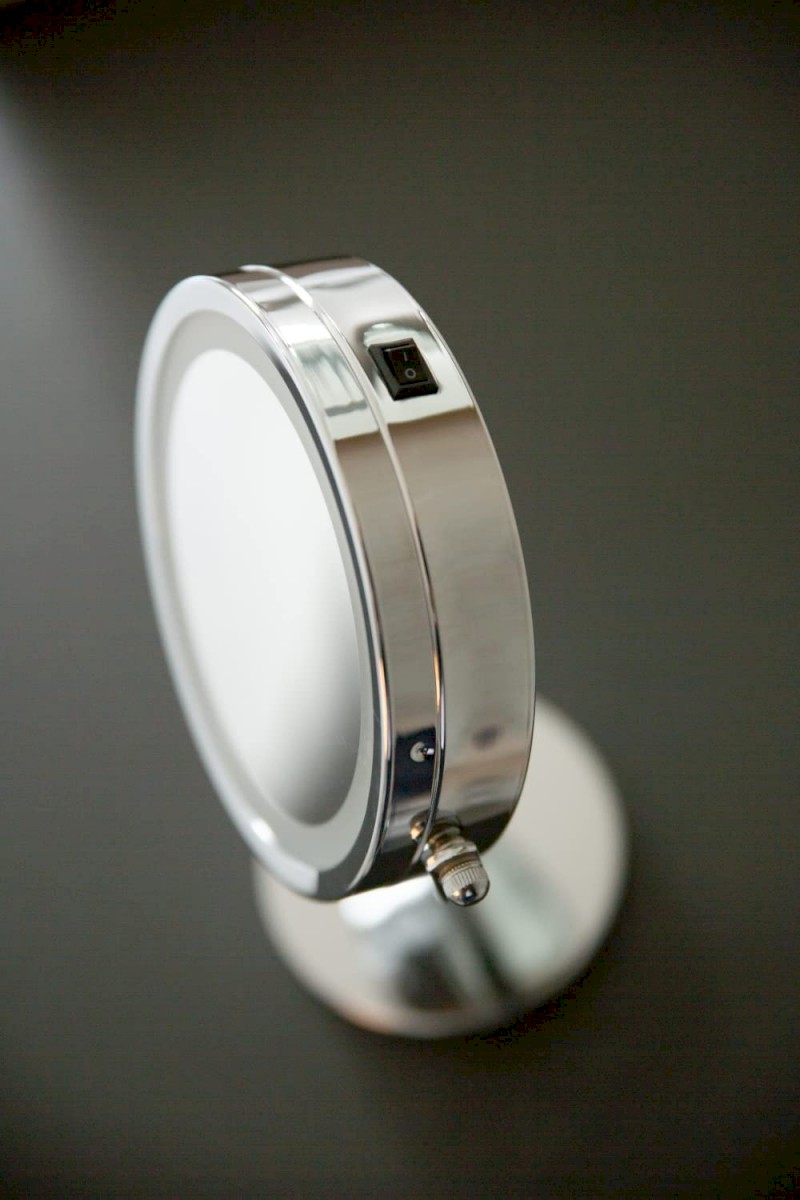 DAISY kosmetické zrcátko na postavení LED, Ø 150mm, oboustranné, chrom 03111000