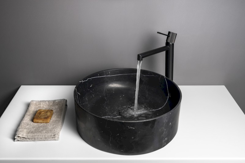 BLOK kamenné umyvadlo na desku, Ø 40cm, matný černý Marquin 2401-52