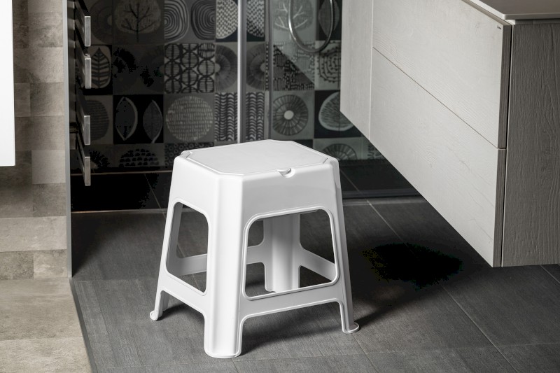 Koupelnová stolička s úložným prostorem, bílá 90902W