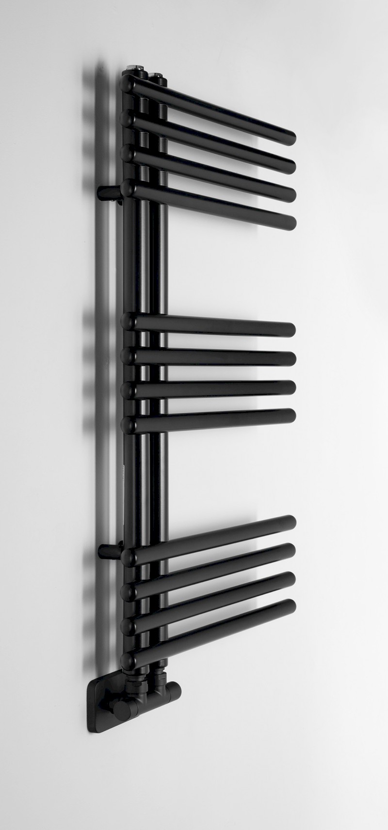 62585-lln80b-nympha-otopne-teleso-500x800mm-cerna-mat-bok-c