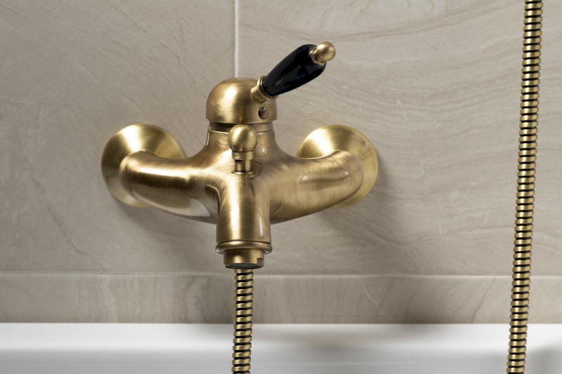 KIRKÉ BLACK nástěnná vanová baterie, černá páčka, bronz KI10NB